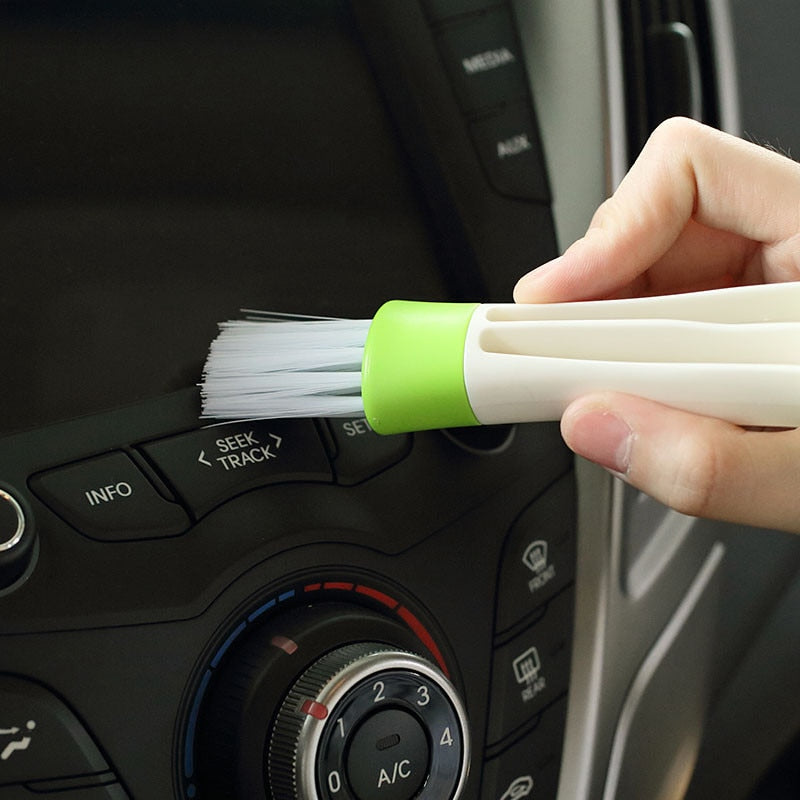 2 in 1 Car A / C Outlet Cleaning Tool Multipurpose Interior Dust Brush